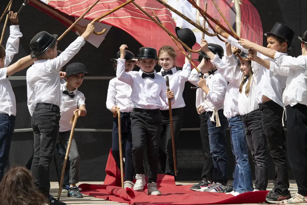 Millau. « L’Art en scène » : un musée vivant à l’école du Sacré-Cœur 8 millau ecole sacre coeur art en scene 7